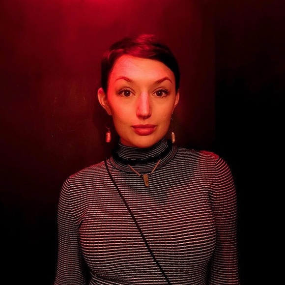 Meet your Posher, Kayla - Picture 3 of 3